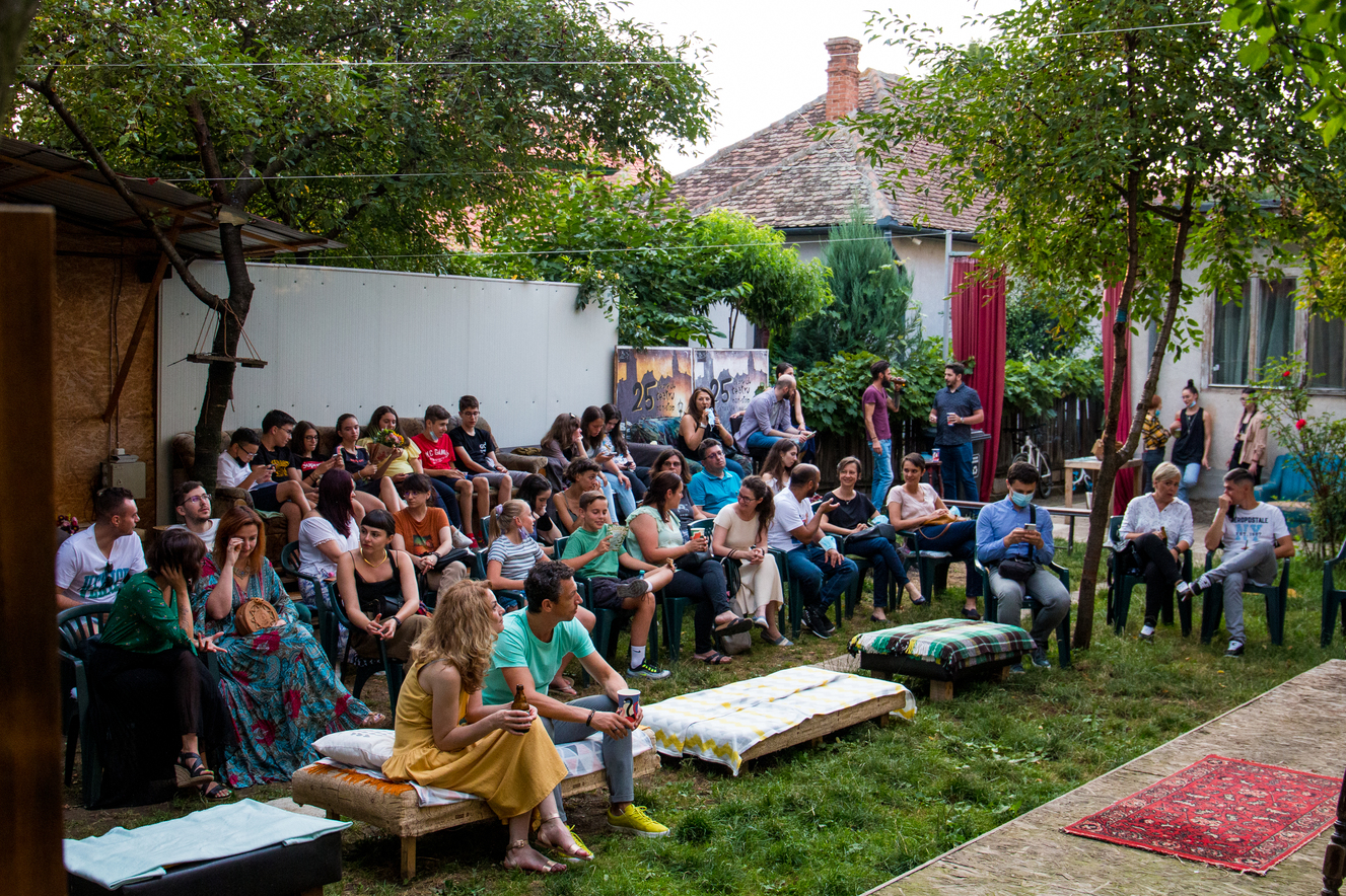 Maraton de evenimente BIS Teatru, în următoarele patru zile la Sibiu: VaccinART, lansare de carte și Teatrul din Cartier