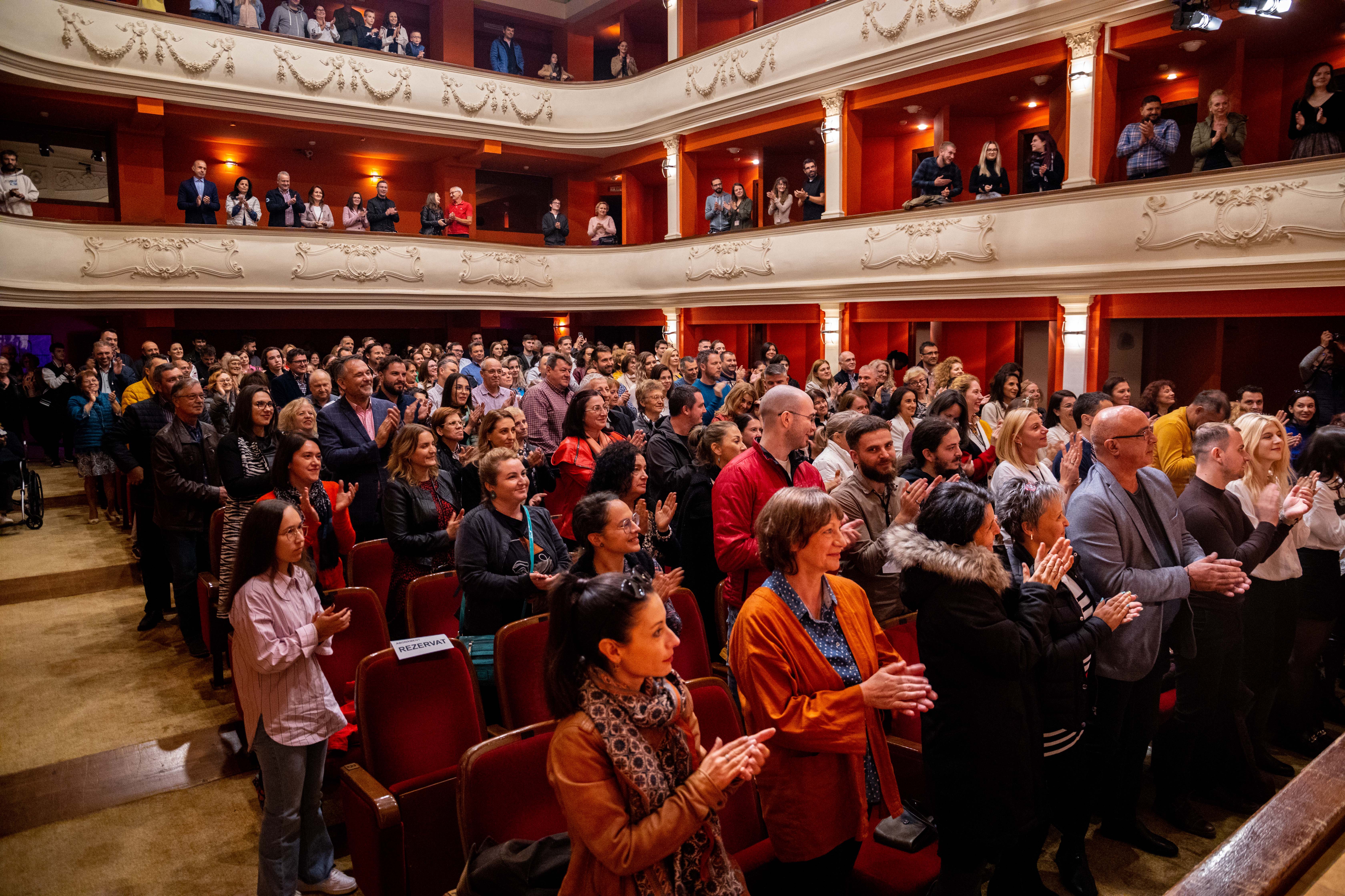 Maratonul teatral „25 de ore de teatru non-stop” s-a încheiat.  Proiectele BIS Teatru continuă.